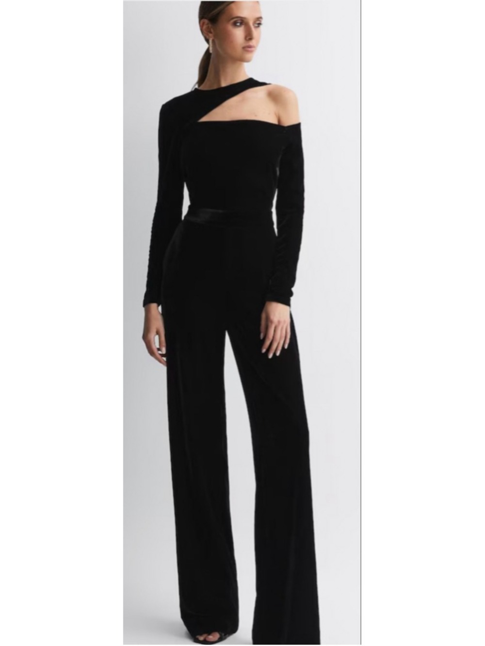 NWT REISS Adele Velvet Off-The-Shoulder Jumpsuit in Black Size 6 Sold Out Style! - Picture 1 of 7